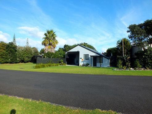 109A Kowhai Avenue, Matarangi