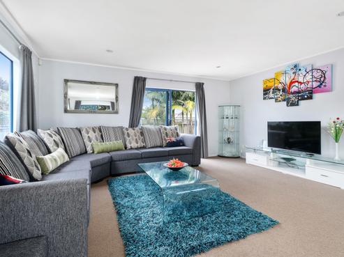 11 Riserra Drive, Ranui