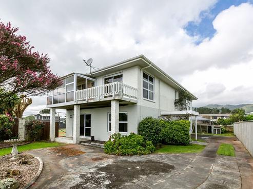 32 Jans Terrace, Oakura