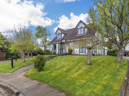 14 Plantagenet Grove, Kingsley Heights