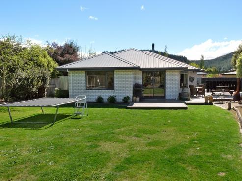 11 Mayer Crescent, Wakefield