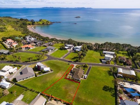 13 Bayside Drive, Coopers Beach