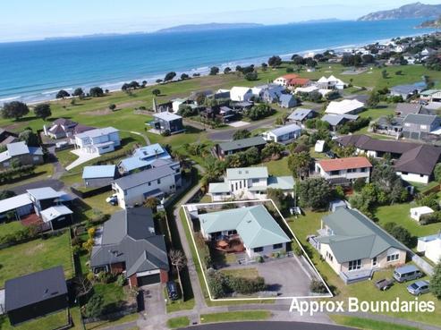 132 Kowhai Avenue, Matarangi