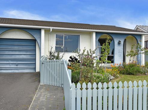 1/66 Fergusson Street, Stoke