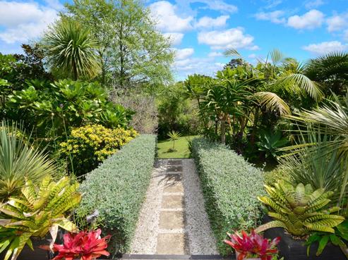 37B Shakespear Road, Army Bay