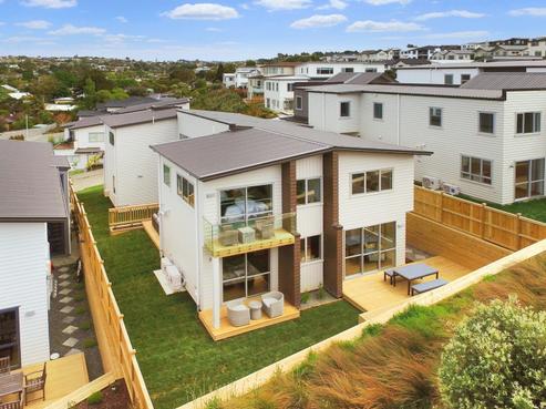 6 Carex Way, Long Bay