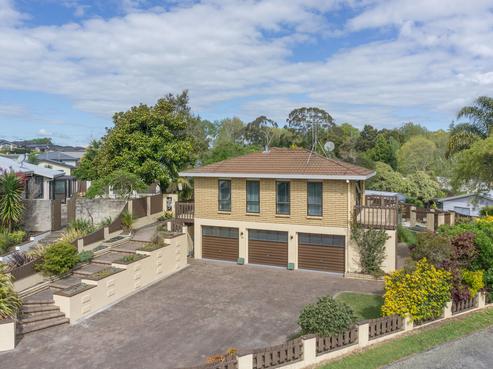28 Homestead Place, Glenview