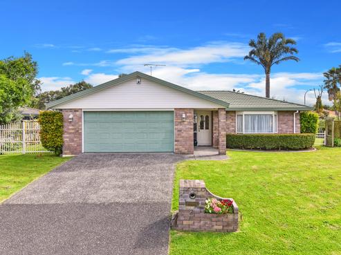 2 Gaylord Place, Conifer Grove
