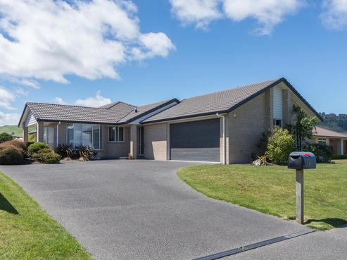 63 Montgomery Crescent, Kinloch