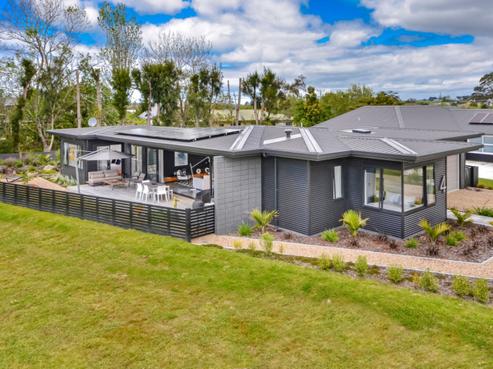 4 Awanui Crescent, Matakana