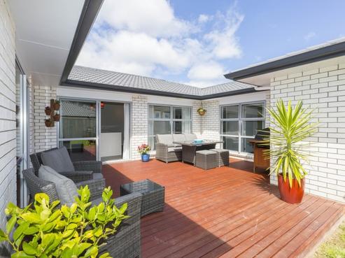 16 Sunstone Crescent, Brown Owl