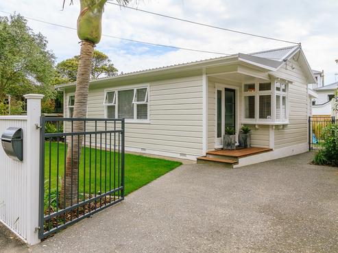 322 Muritai Road, Eastbourne
