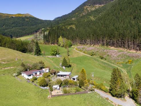 403 Lud Valley Road, Hira
