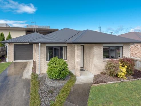 9 Limerick Lane, Huntington