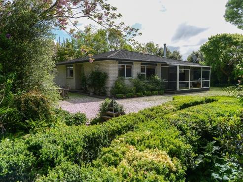 181 Longlands Road East, Longlands