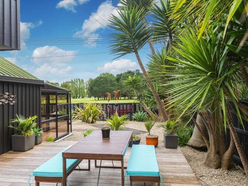 28 Seabreeze Road, Narrow Neck