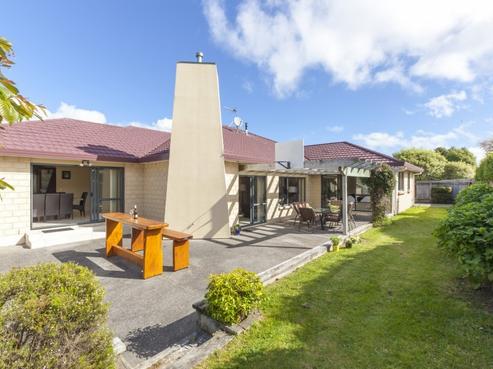10 Holcombe Drive, Paraparaumu