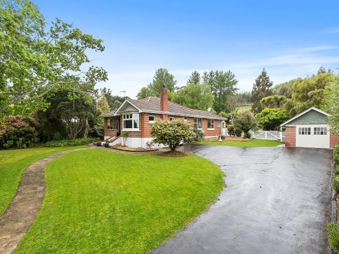 17 Main South Road, East Taieri