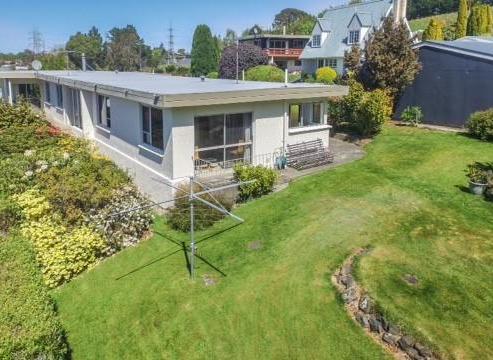 12 Larkins Street, Helensburgh