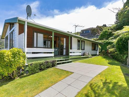 27 Thatcher Crescent, Crofton Downs