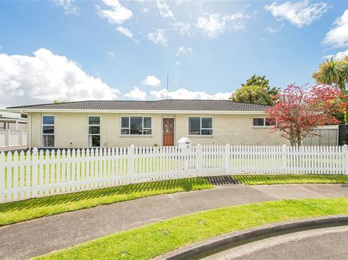 7 Warwick Place, Springvale