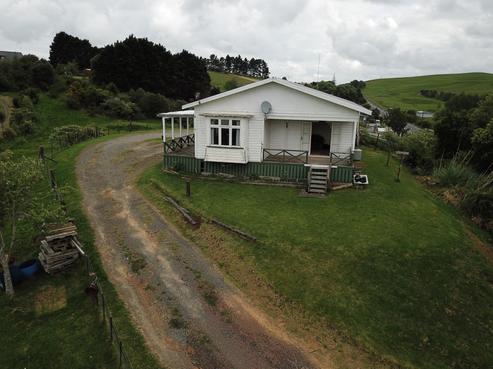 6 Toetoe Road, Otaika
