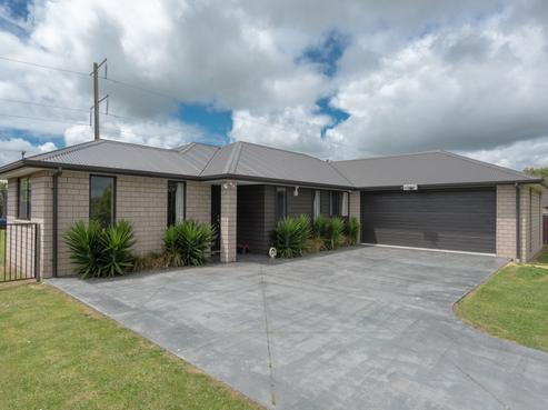 212 Saint James Drive, Huntington