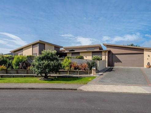 6 Byron Brown Place, Otaki Beach