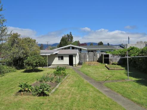 183 Commercial Street, Takaka