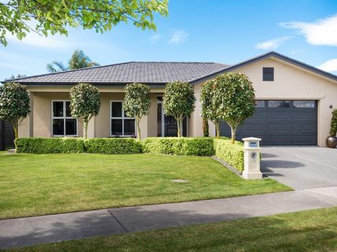 35 Heynes Place, Clive