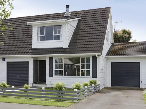 708 Queen Street East, Parkvale