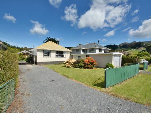 12 District Road, Roseneath