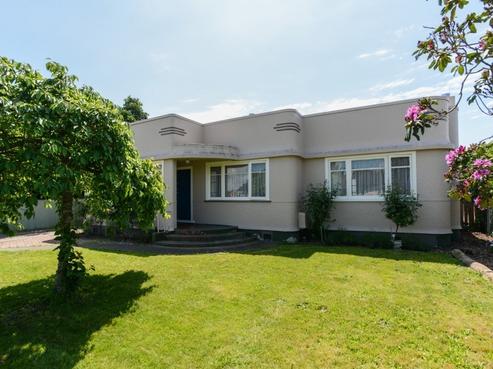 911 Duke Street, Mahora