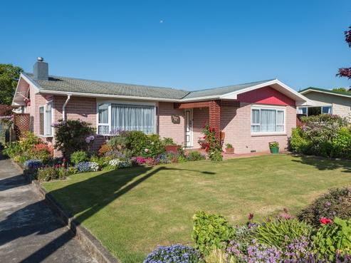 8 Newman Avenue, Brightwater