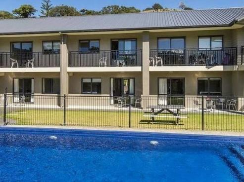 25 Weranui Road, Waiwera