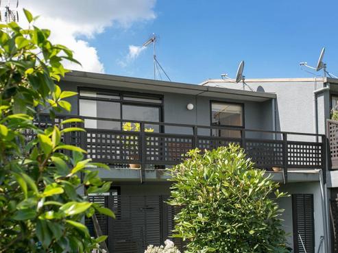 8 Burns Street, Leamington