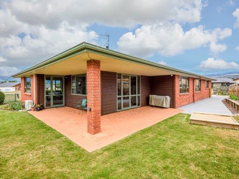 19 Frye Crescent, Albert Town