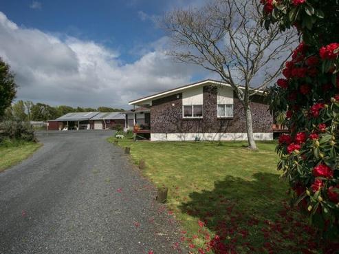 425 Marshmeadow Road, Puketaha