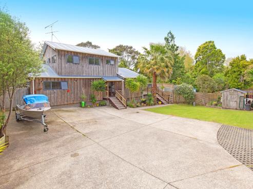 2/374 Whangaparaoa Road, Stanmore Bay