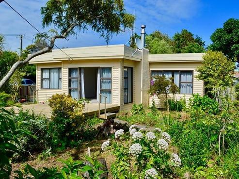 43 Kiharoa Street, Otaki Beach
