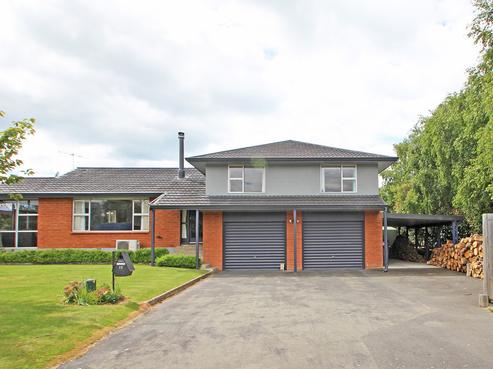 17 Whitestone Crescent, Weston