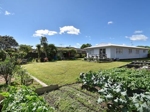 18 Lord Auckland Road, Wakefield