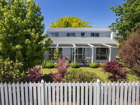 27 Collins Road, Richmond