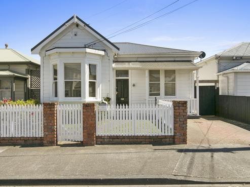 15 Beach Street, Petone