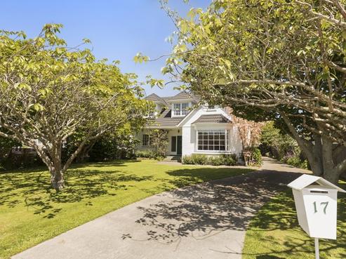 17 Chilton Grove, Central Hutt