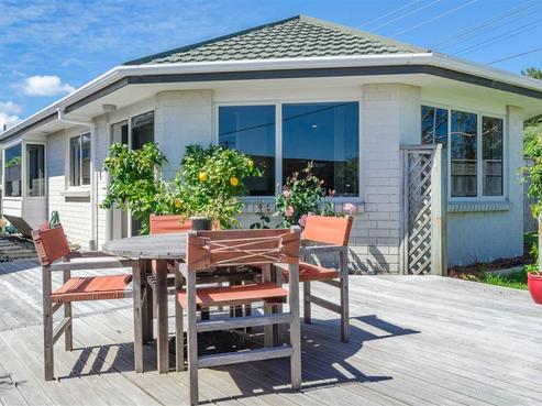 35 Raumati Road, Raumati Beach