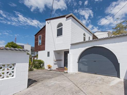 1/22 Valley Road, Browns Bay