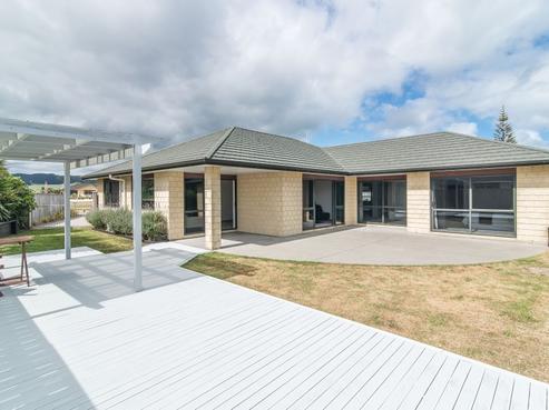 1 William Noel Place, Waikanae Beach
