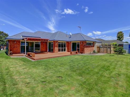 7 Cairns Crescent, Rototuna