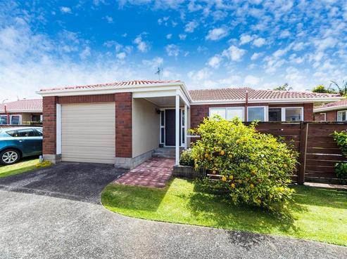 2/74 Howe Street, Howick